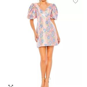 New with tags Mac Duggal Floral Puff Shoulder Brocade Mini Dress